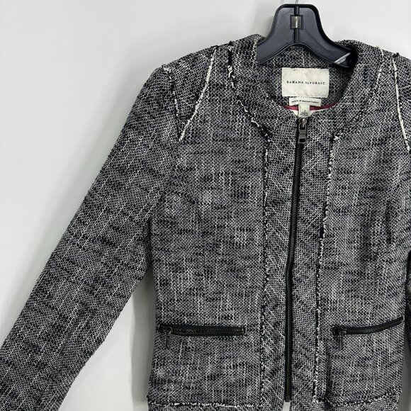 3/$25 Banana Republic Tweed Blazer Jacket 2 Fringe Trim Zip Up Collarless Black - Picture 4 of 8